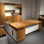 Bureau direction bois clair – avec rangement assorti