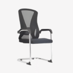 Chaise visiteur à dossier mesh – structure luge et design épuré
