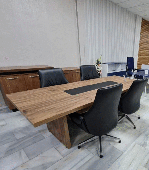 Table de réunion bois foncé & insert noir – Élégance exécutive et fonctionnalité intégrée