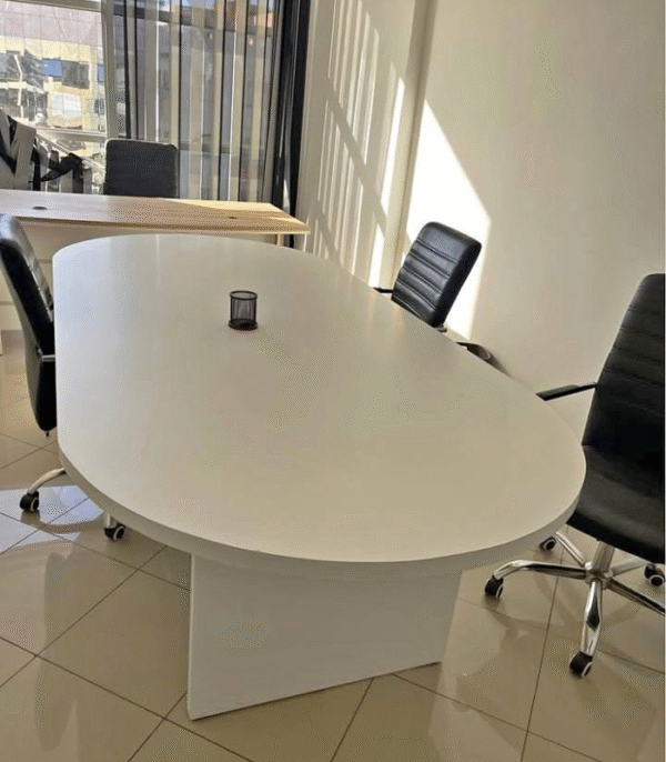 Table de réunion ovale blanche – Design épuré pour espaces professionnels modernes