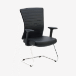 Chaise visiteur noire piètement luge
