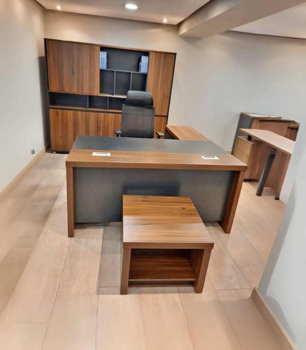 Bureau direction bois foncé & gris – avec mobilier coordonné