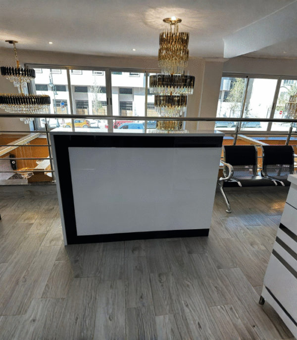 Comptoir d’accueil blanc brillant & noir – design rectangulaire élégant