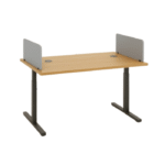 Bureau réglable avec passe-câbles et panneaux – ergonomie et organisation