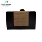 Comptoir d’accueil  – design angulaire avec panneau personnalisable