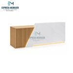Comptoir d’accueil marbre blanc & bois